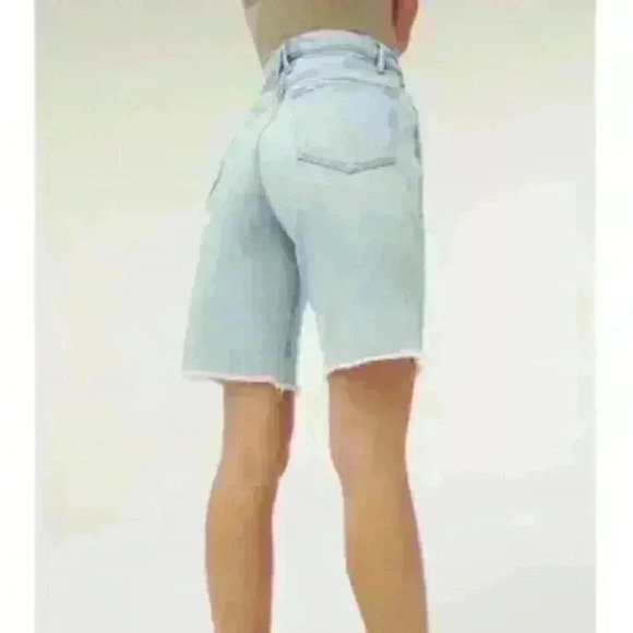 GOOD American ‘90S Bermuda Distressed Denim Jean Shorts In Blue695 Size 14/32 - Picture 5 of 10